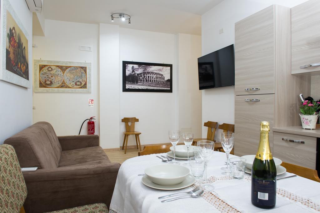 Gregory House Apartment โรม ภายนอก รูปภาพ